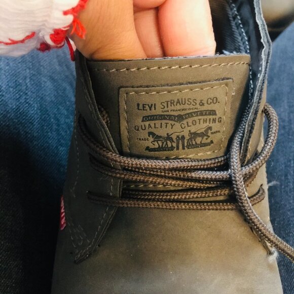 LEVIS Gray Mid High Ankle Chukka Boots Faux/Vegan Leather Lace Up Shoes M's 8.5 - Picture 8 of 10